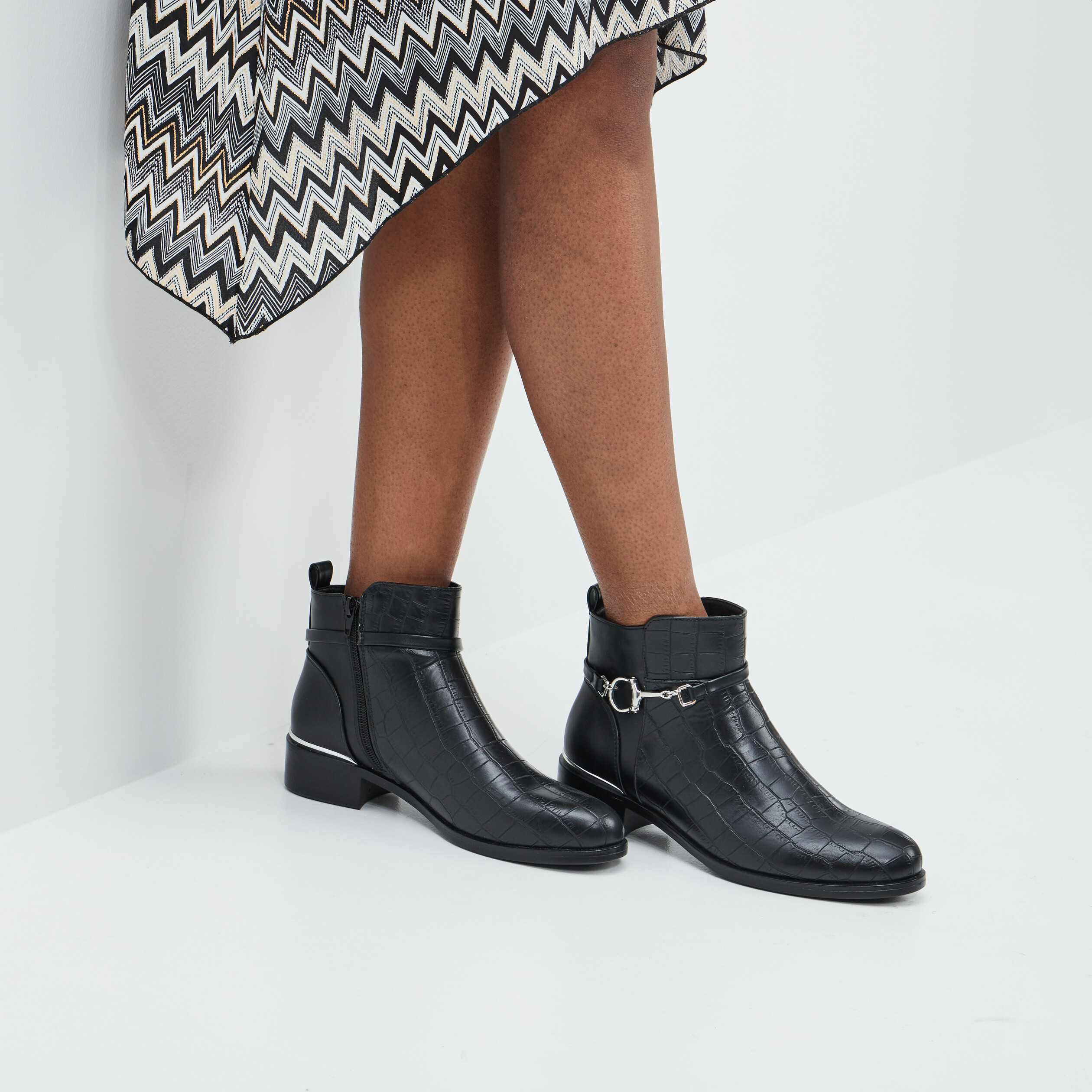 Bottines plates zippées noir femme | La Halle