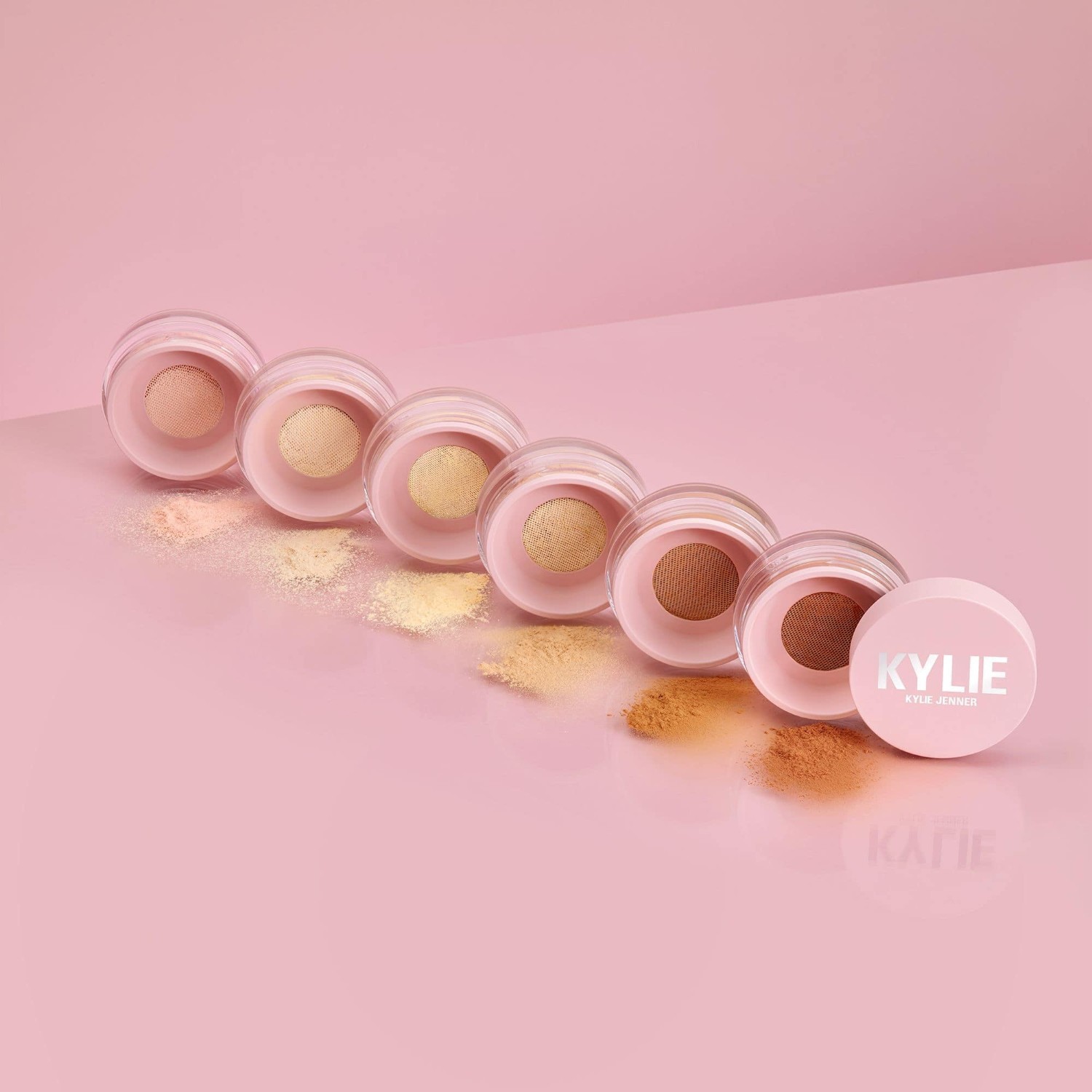 KYLIE COSMETICS Sypký púder