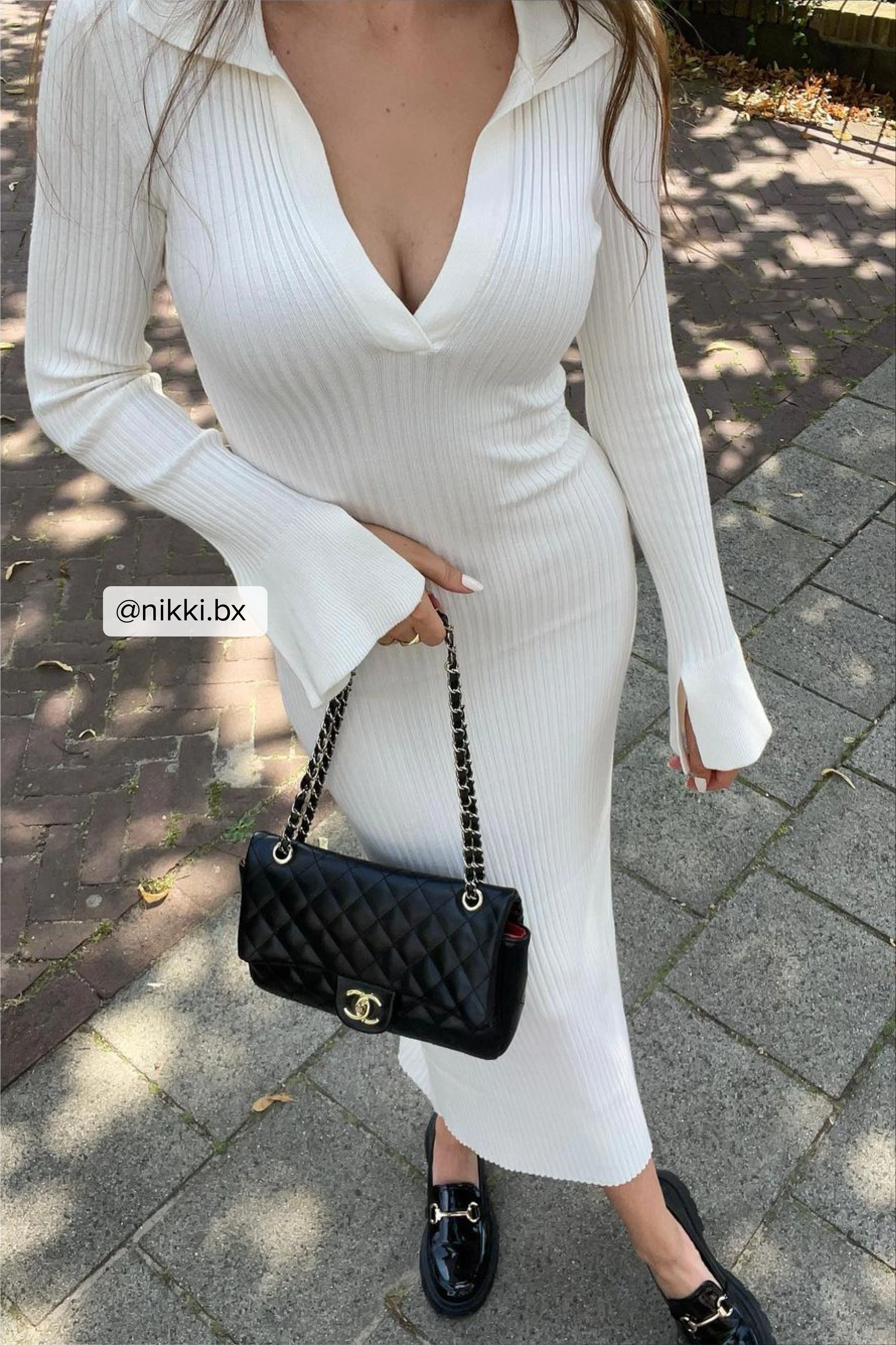 Rippenstrick-Kleid mit Trompetenärmeln