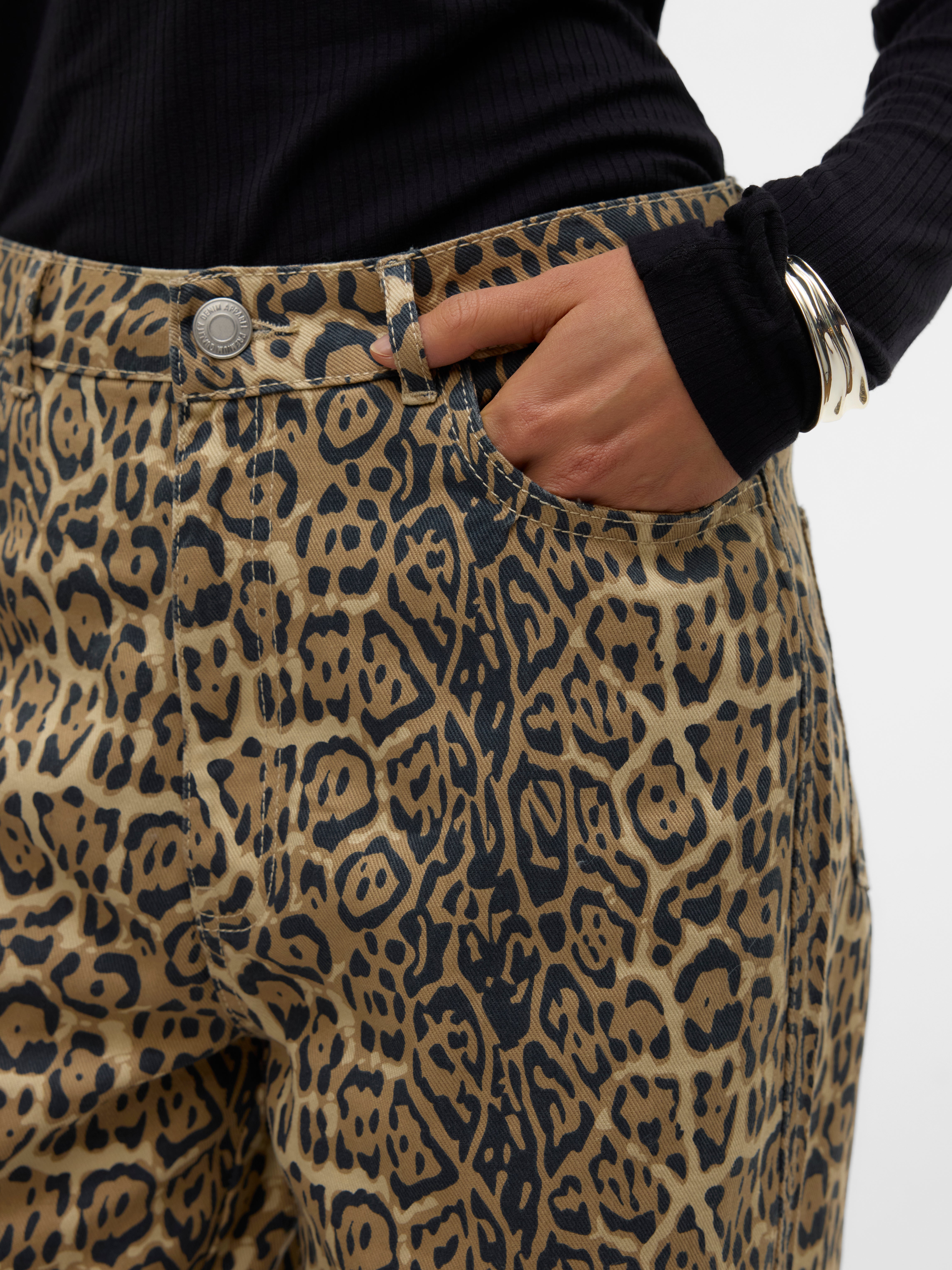 SNTOKEY Niedrige Taille Gerade geschnitten Jeans