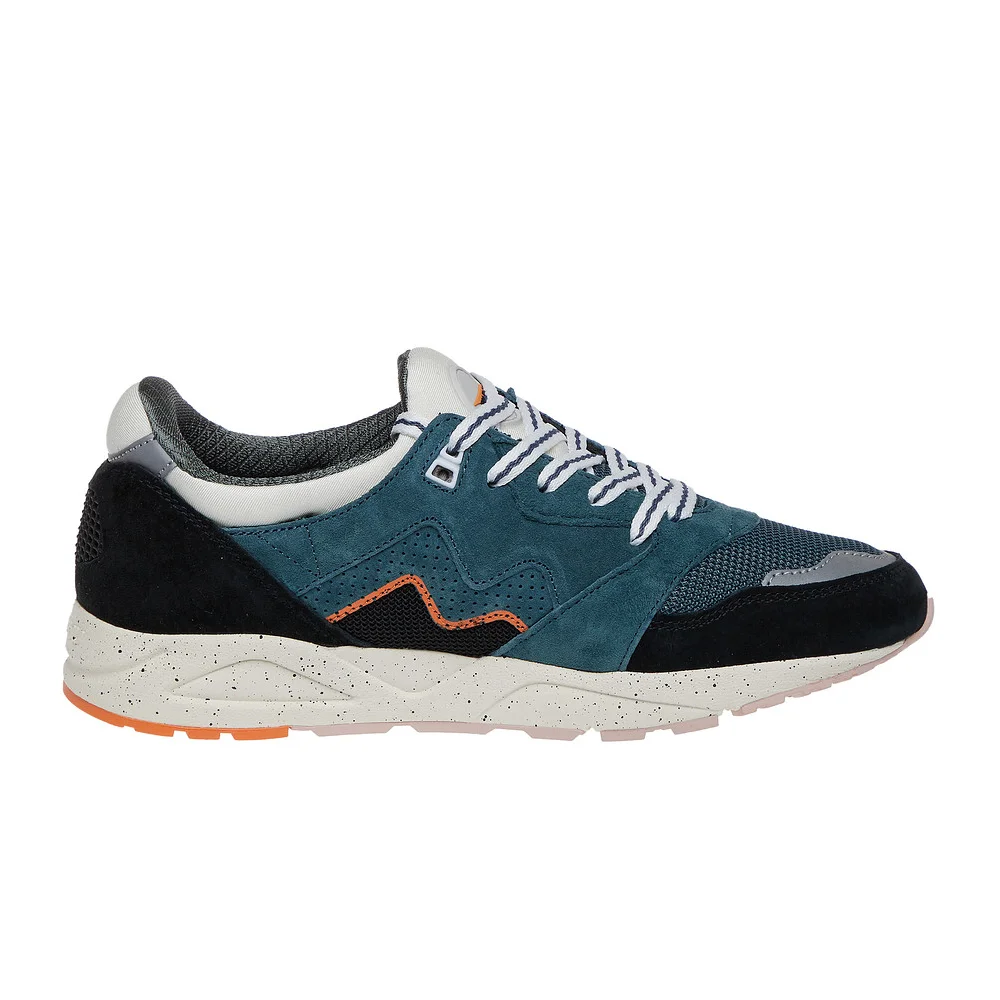 Karhu Aria 95 F803101 / schwarz