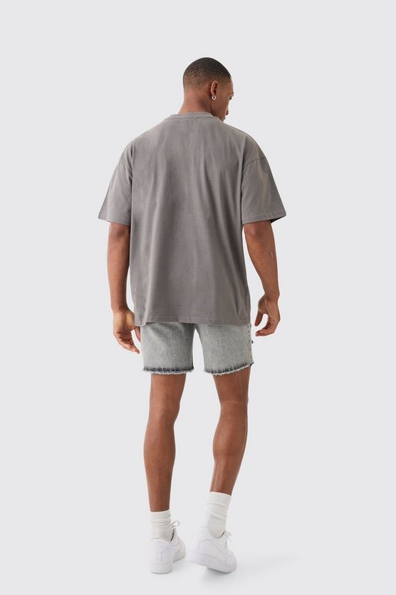 Zerrissene Slim-Fit Jeansshorts mit Farbspritzern