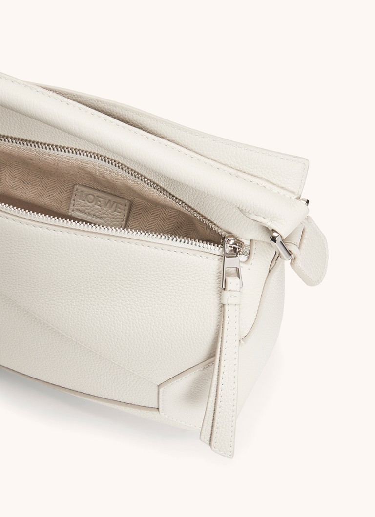 LOEWE Puzzle Edge maza rokassomiņa no teļādas