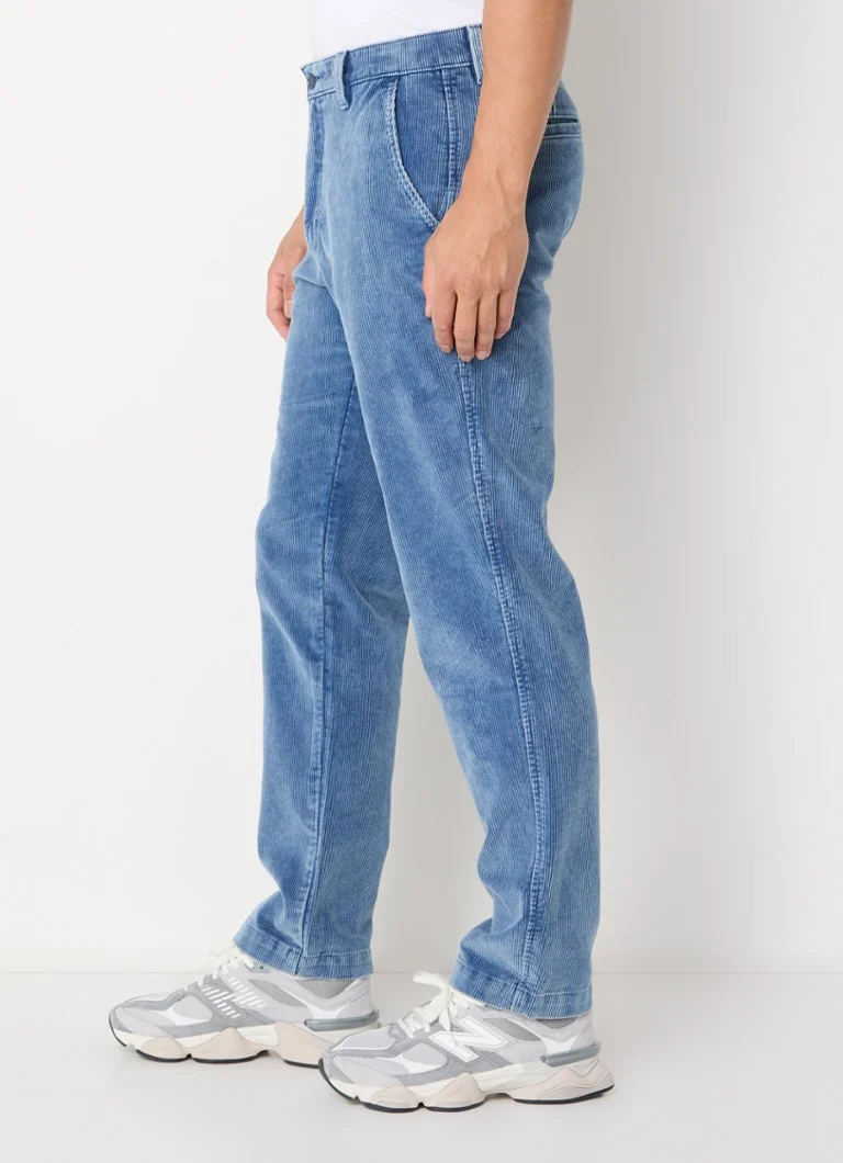Levi's taisna piegriezuma chino bikses, kas izgatavotas no korduroja