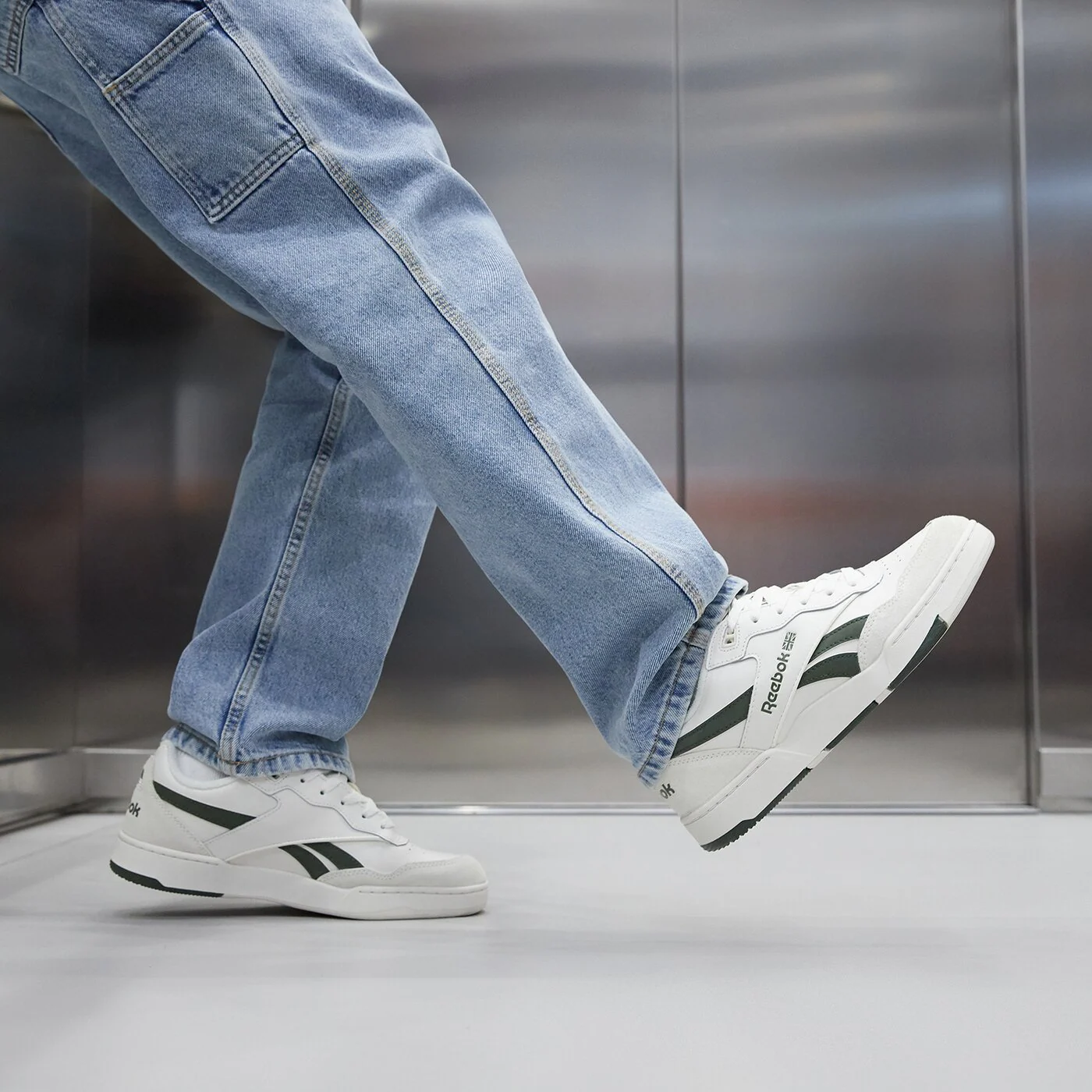 REEBOK BB 4000 II Weiß