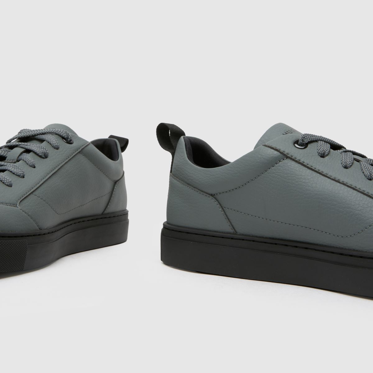 HUGO Morrie – Mörkgrå sneakers