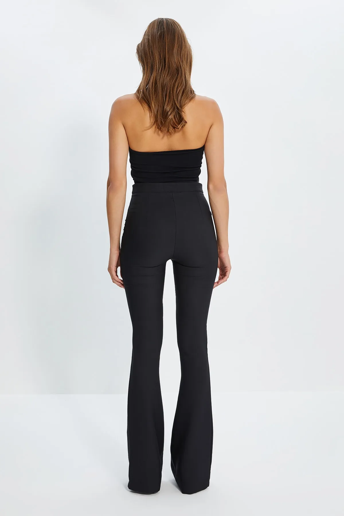Trendyol Collection  Schwarze Schlaghose aus Webstoff TWOAW20PL0576