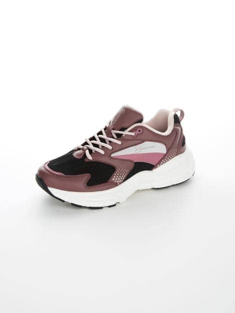 Sneaker in sportiver Optik