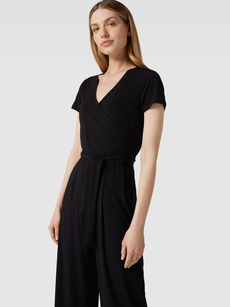 Jumpsuit mit V-Ausschnitt in schwarz