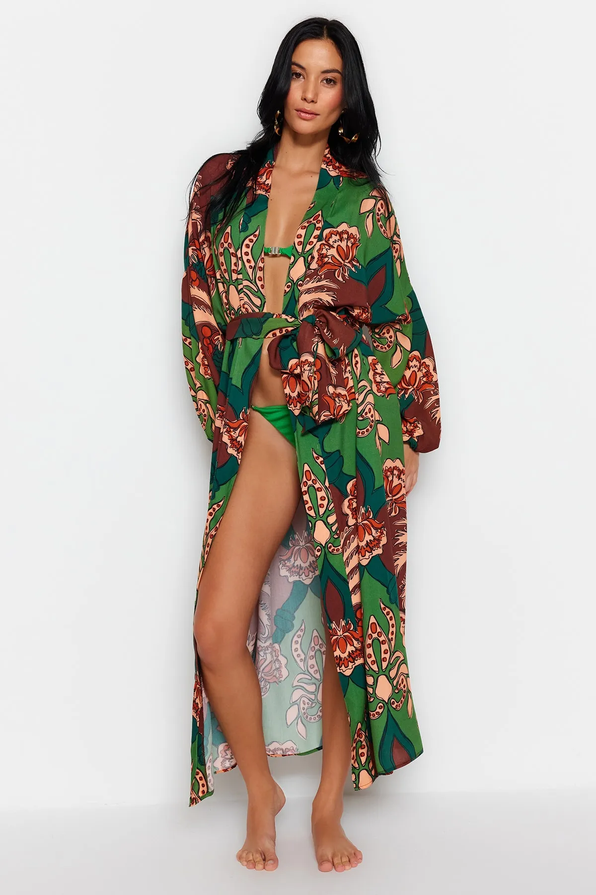 Trendyol Collection  Tropisch gemusterter Maxi-Kimono und Kaftan aus 100 % Baumwolle mit Gürtel TBESS23KM00057