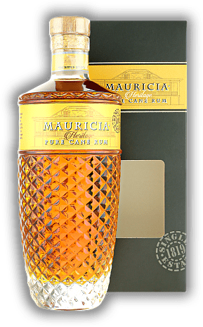 Mauricia Heritage Aged 45% Mauricia Heritage Aged 45% Es offenbart sich eine erstaunliche Komplexität. 0,7	 Liter - Vol 45%