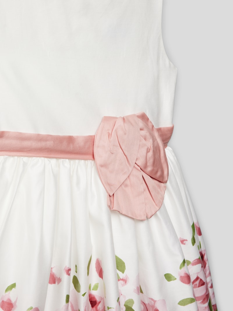Kleid mit floralem Muster in rosé