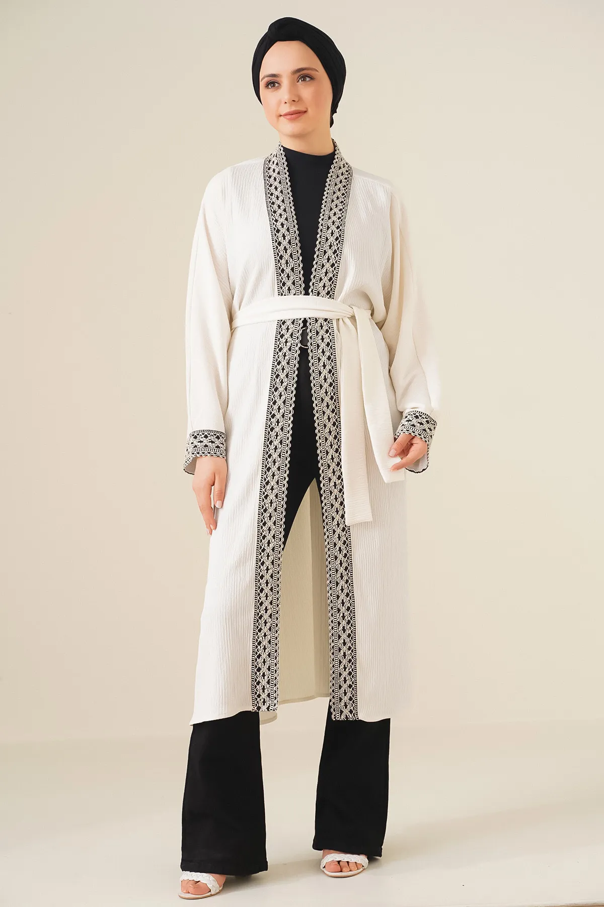 Bigdart  5865 Bestickter gestrickter langer Kimono – Weiß