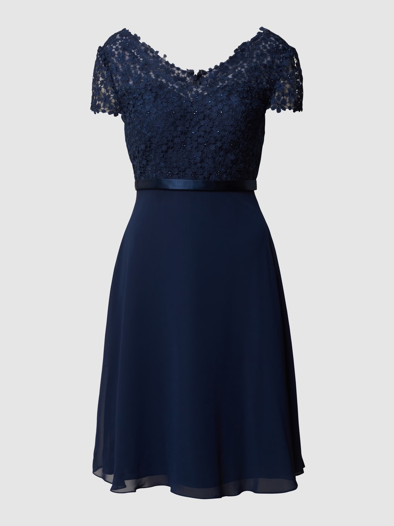 Cocktailkleid mit Ziersteinen und floralen Stickereien in dunkelblau