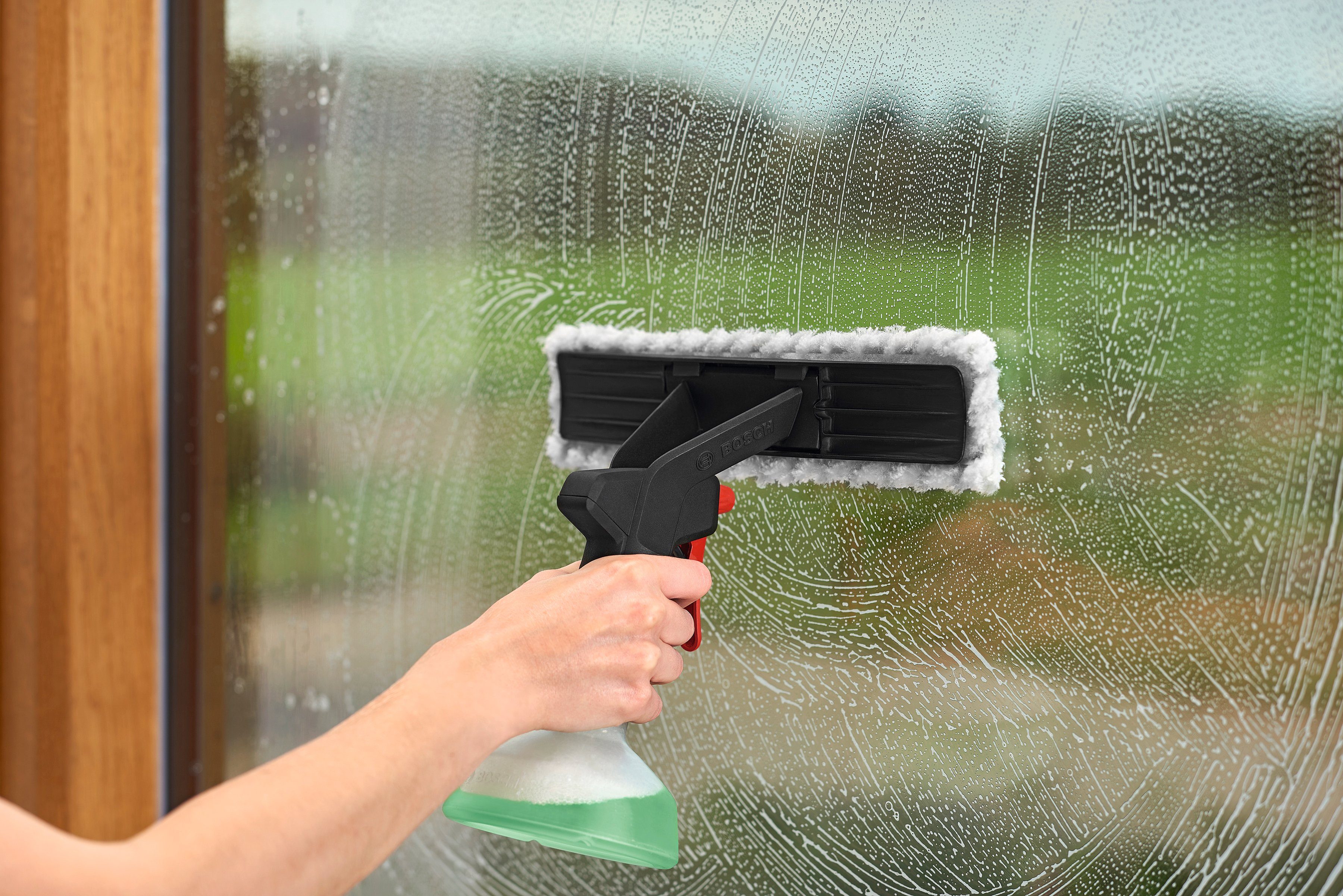 Bosch Home & Garden Akku-Fenstersauger GlassVac Solo Plus, inkl. Saugkopf, Spray-Applikationsflasche, Micro-USB-Kabel