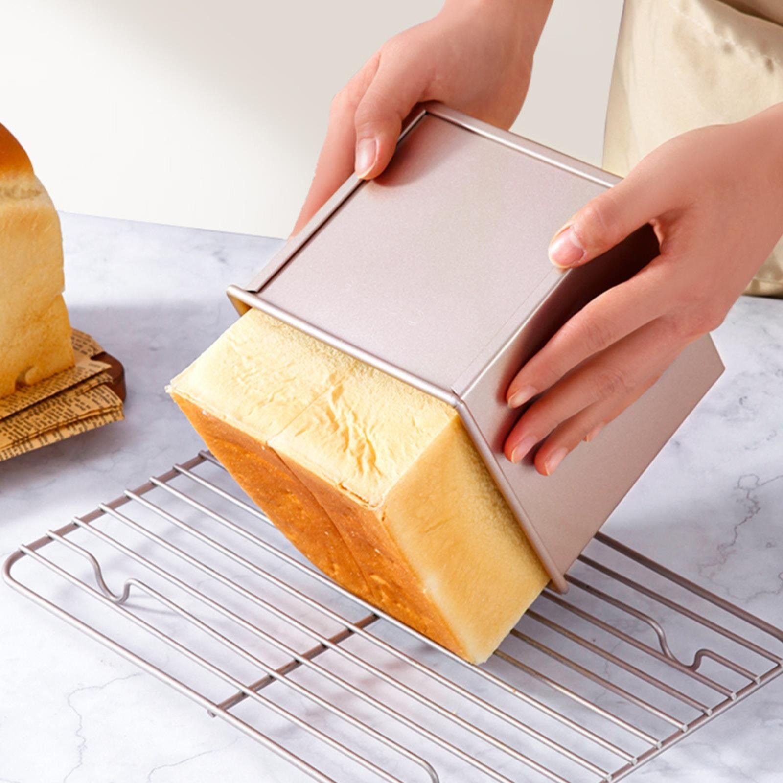 Chefmade Brotbackform Backform antihaft- & silikonbeschichtet, champagnergold, 15 cmm, (CHEFMADE, 15cm Toastbrot Backform mit Deckel, 149x149x137mm, champagner gold, antihaft & silikon beschichtet, Buttertoastform, Kastenbrot-Form, Toastbackform, Bro