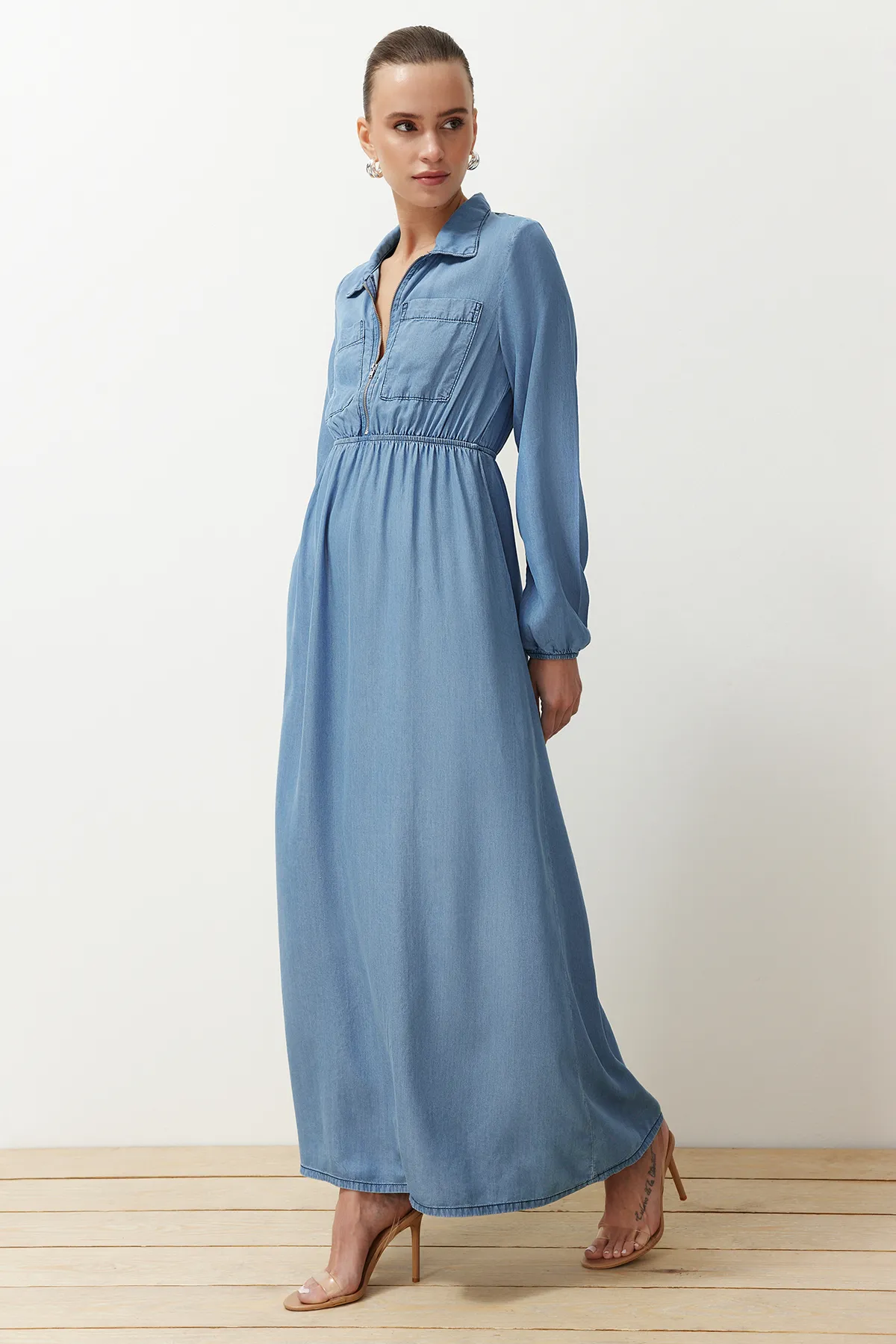 Trendyol Collection  Dunkelblaues Maxi-Jeanskleid mit Reißverschluss und Tasche TWOSS24EL00834