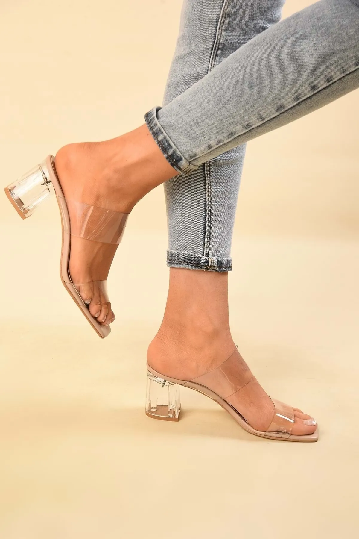 Shoeberry  Damen-Slipper „Juliette Skin“ mit transparentem Riemchen und Absatz
