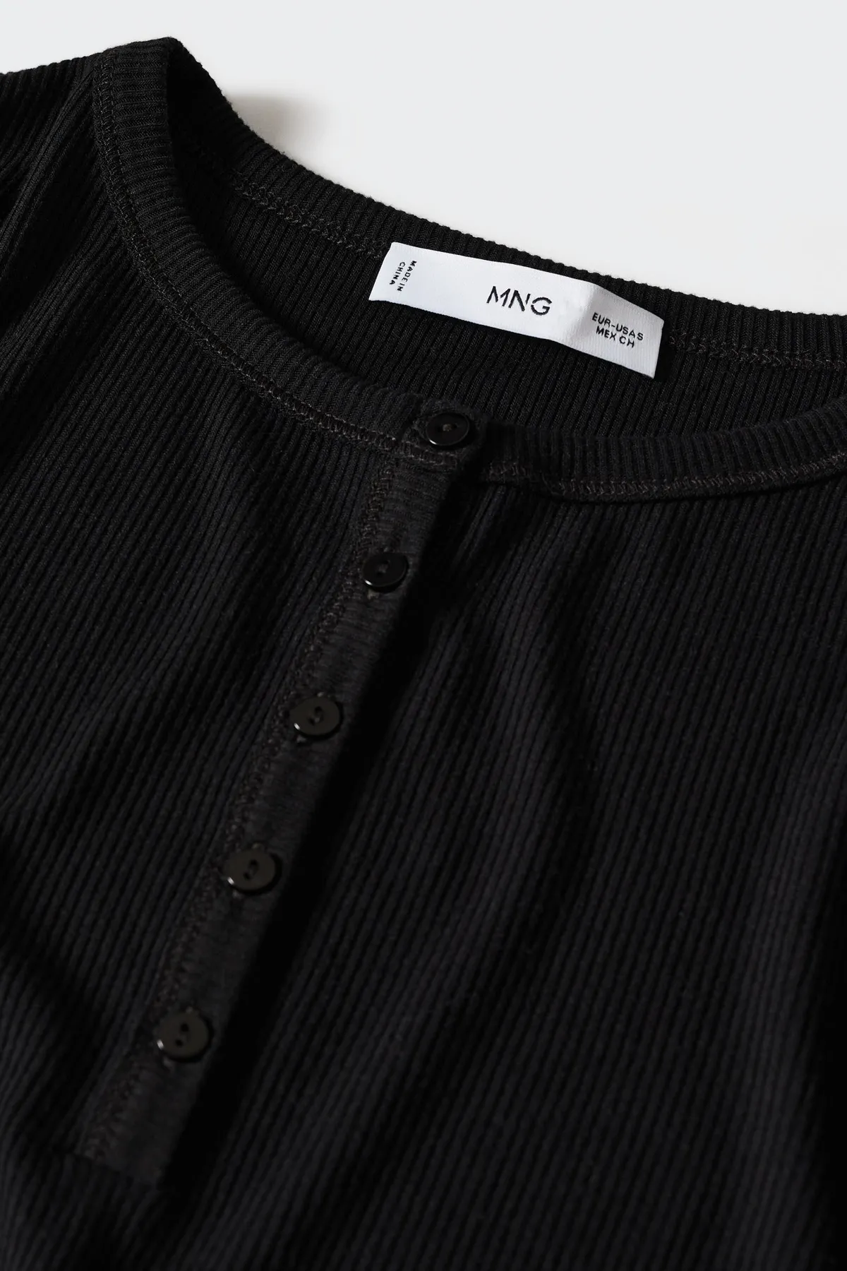 MANGO  Schwarzes Damen-T-Shirt 37037747