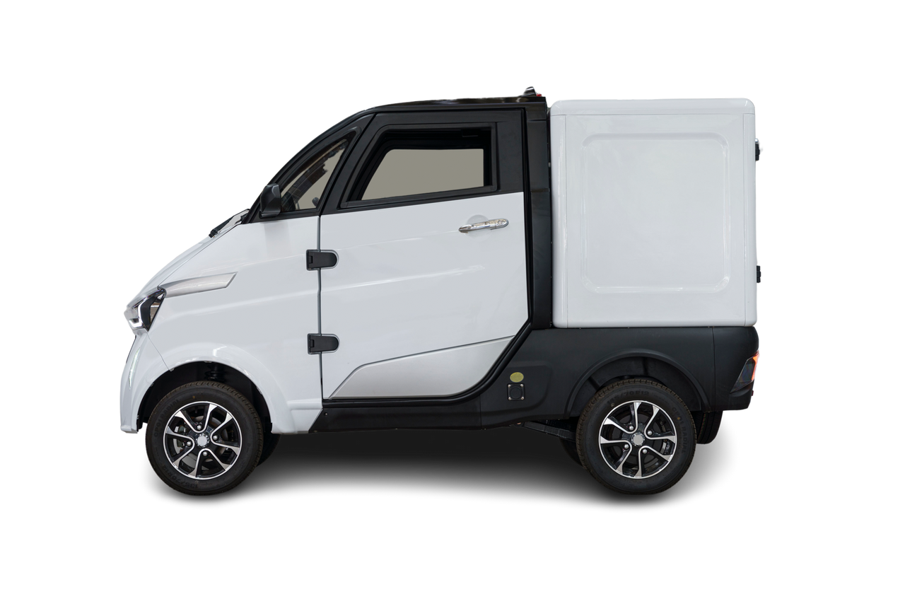 Stormborn L8C Cargo Kabinenfahrzeug weiß - 105ah