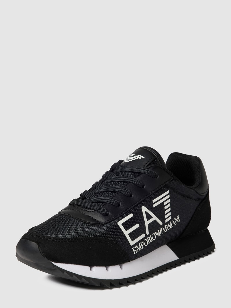 Sneaker mit Label-Prints in schwarz