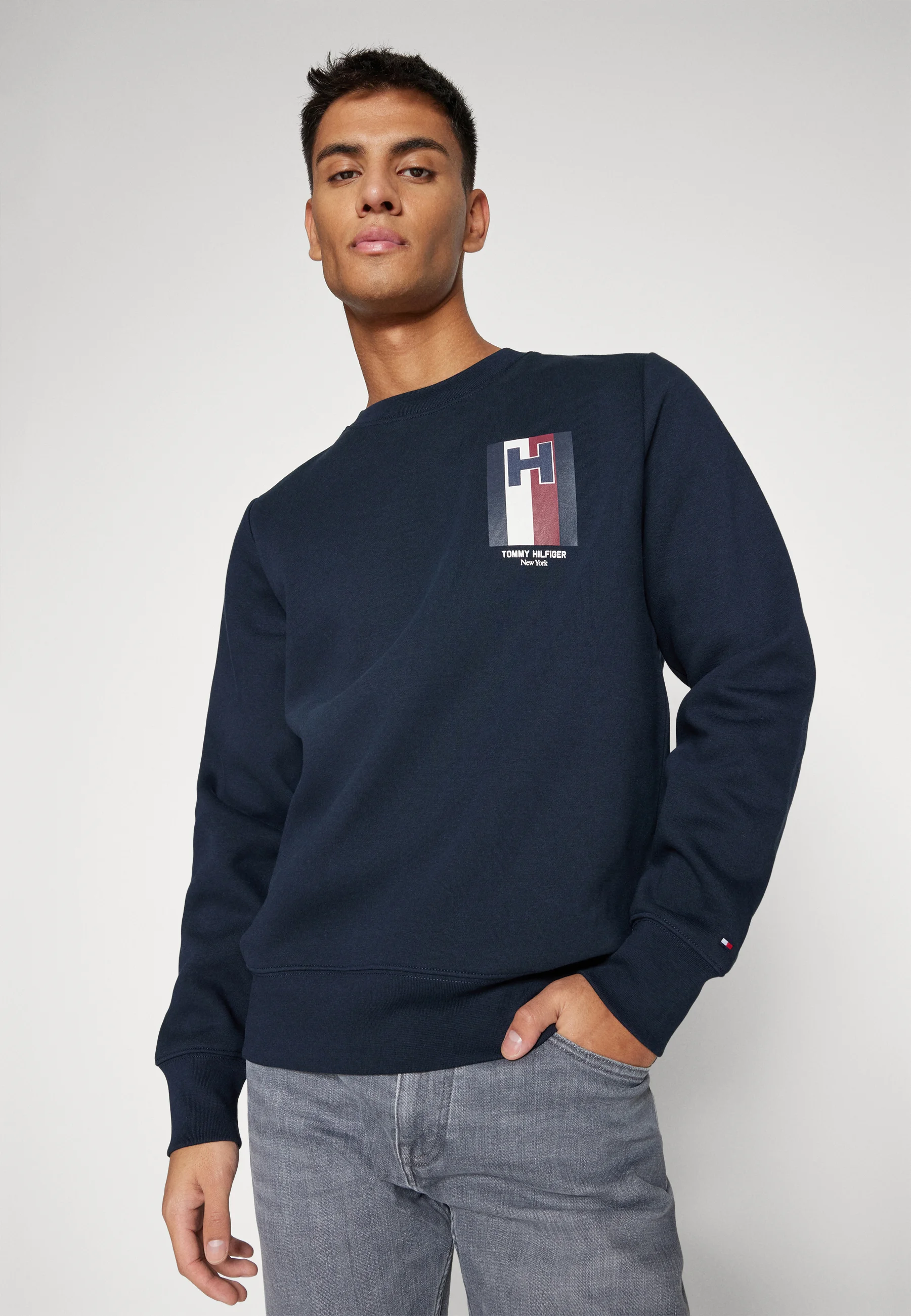 Sudadera Tommy Hilfiger EMBLEM CREWNECK