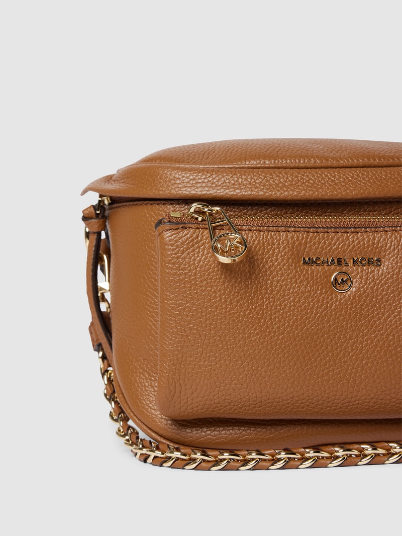 Crossbody Bag mit Label-Applikation Modell 'SLATER' in cognac