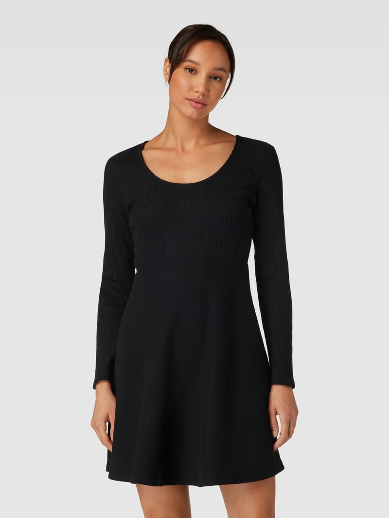 Minikleid mit Feinripp in schwarz