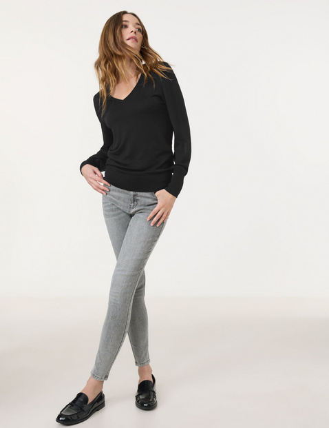 Basic Pullover mit V-Ausschnitt