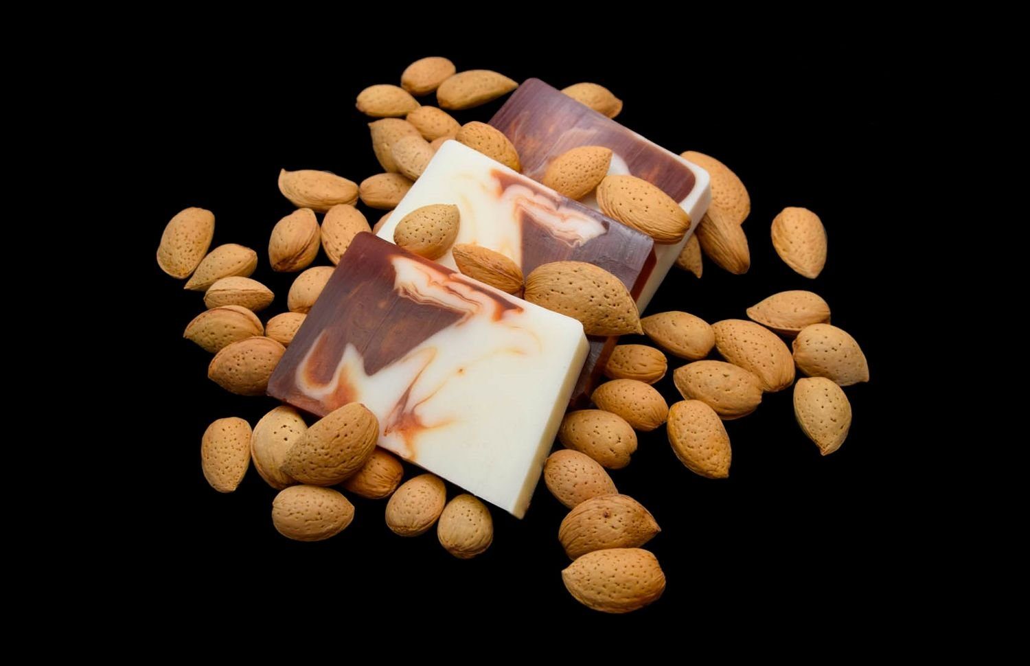 Nesbel - Spüren Sie die Reinheit? Handseife Mandel & Sonne, Glycerin Hand-und Dusch Seife mit Ziegenmilch 100g