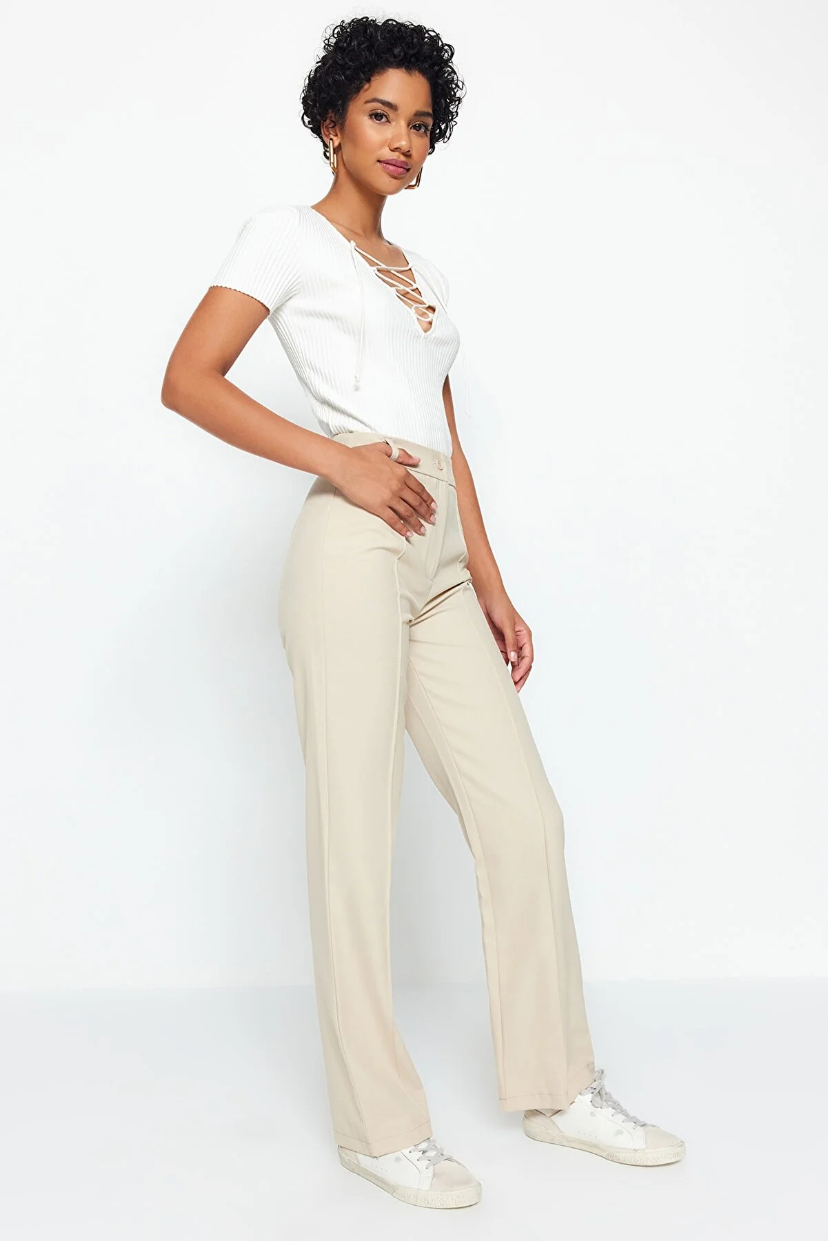 Trendyol Collection  Nerzfarbene, gerade geschnittene, gerippte, gewebte Hose mit hoher Taille TWOSS21PL0093