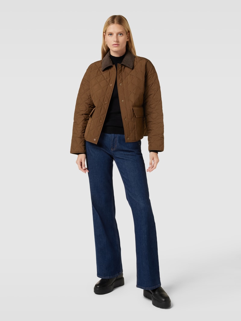 Steppjacke mit Pattentaschen in mittelbraun