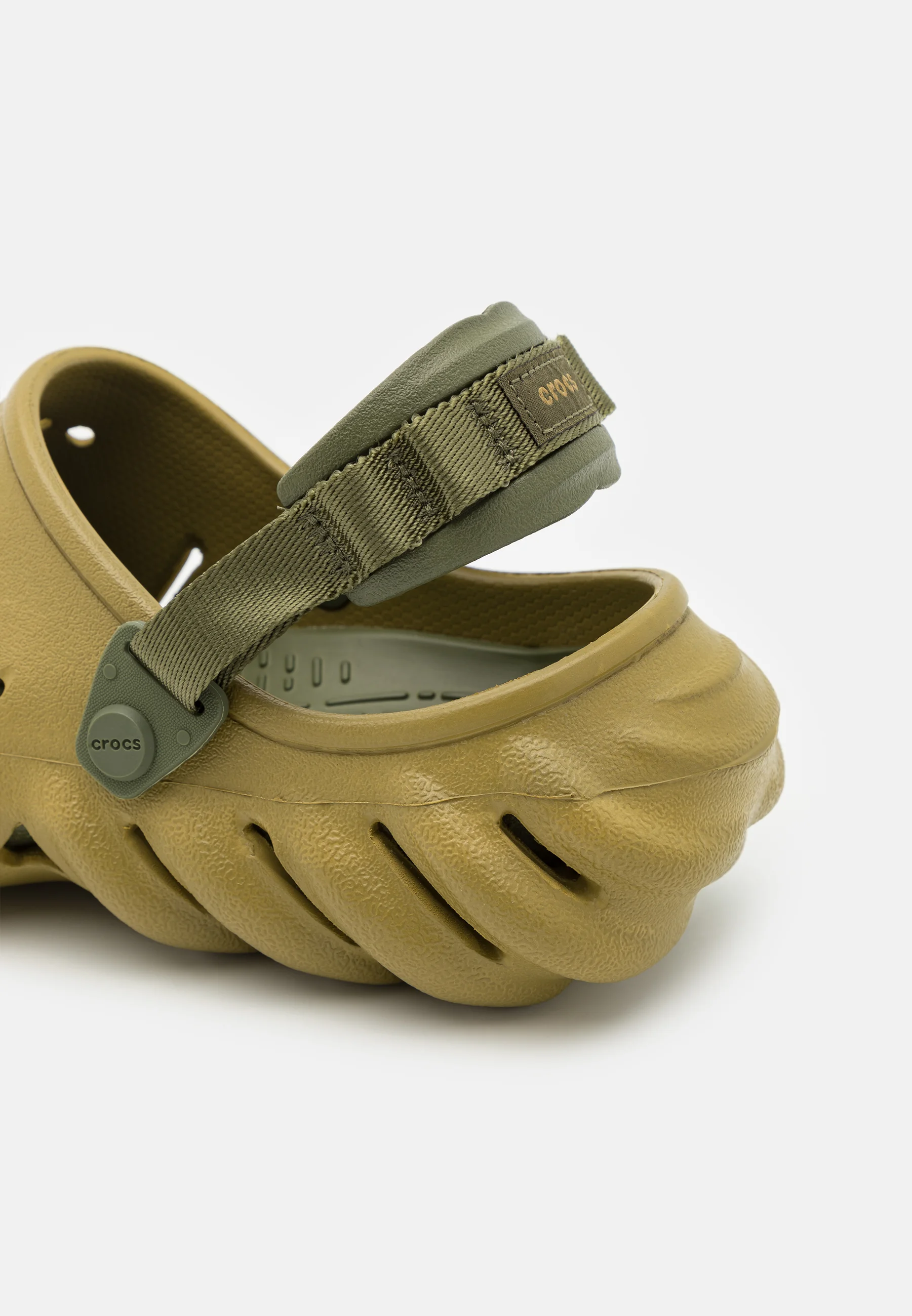 Crocs ECHO UNISEX - Pantuflas