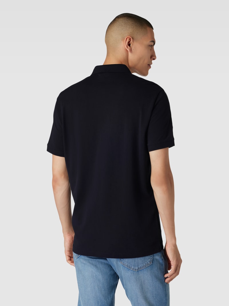 Poloshirt mit Label-Detail in dunkelblau