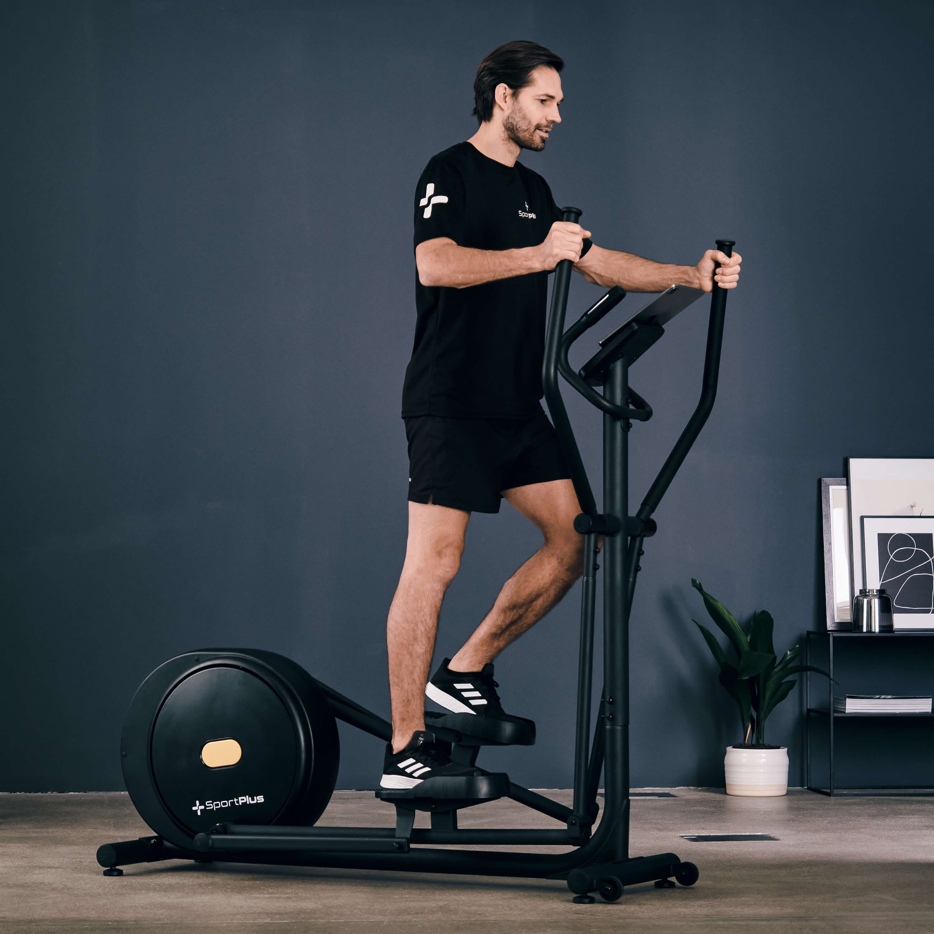 SportPlus Crosstrainer SP-ET-9910-B-iE, Design Crosstrainer, Magnetbremse, integrierte Herzfrequenz-Messung