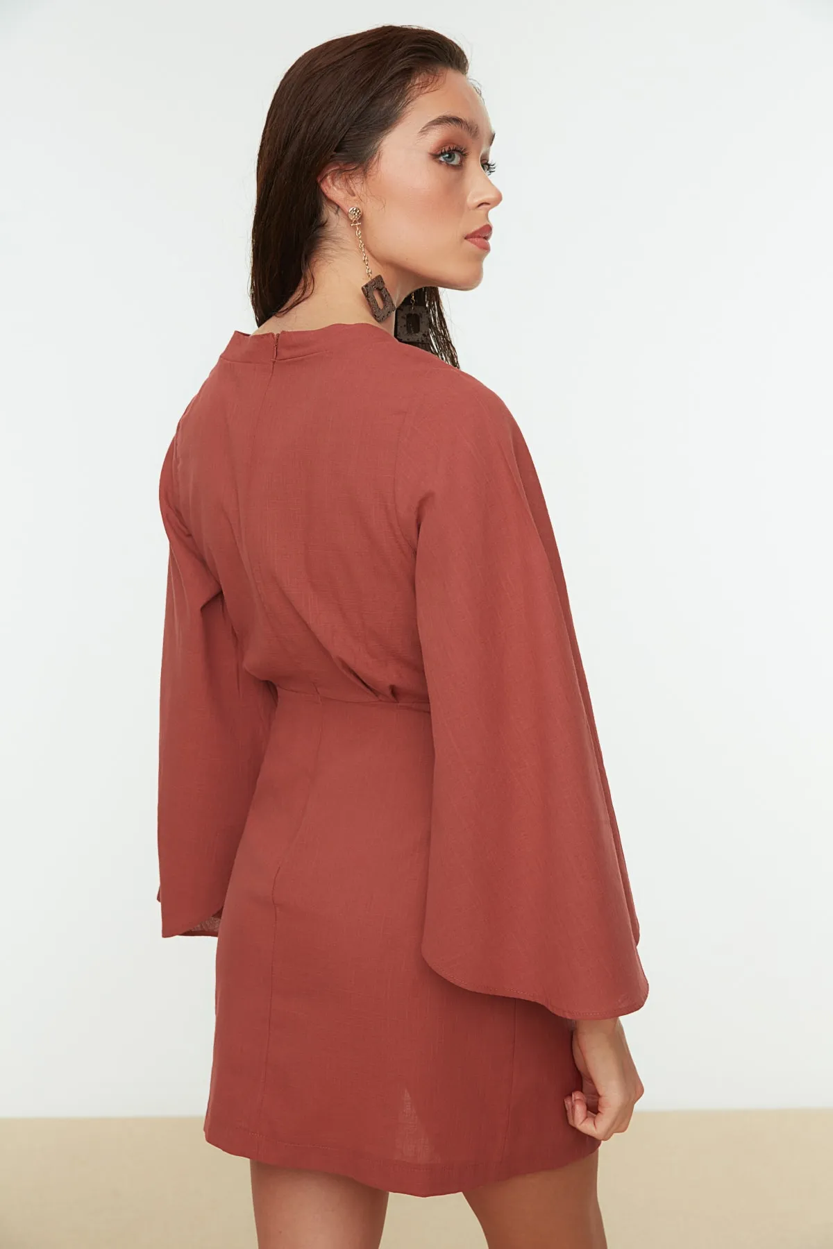 Trendyol Collection  Dusty Rose Mini-Strandkleid zum Binden aus 100 % Baumwolle TBESS21EL3208