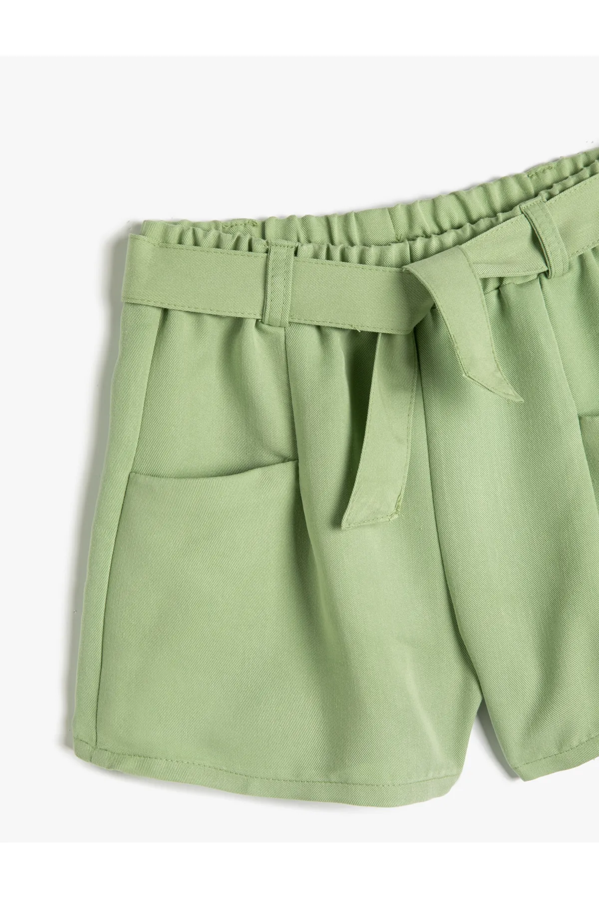 Koton  Shorts mit Gürteldetail, Taschen, elastischem Bund aus Modalstoff