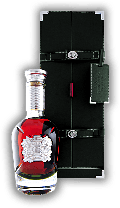 Chivas Regal The Icon Chivas Regal The Icon Chivas Regal The Icon ist der Höhepunkt der Chivas Regal Serie. 0,7	 Liter - Vol 43%