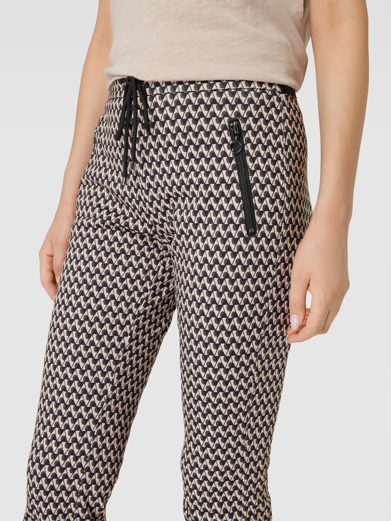 Stoffhose mit elastischem Bund in sand