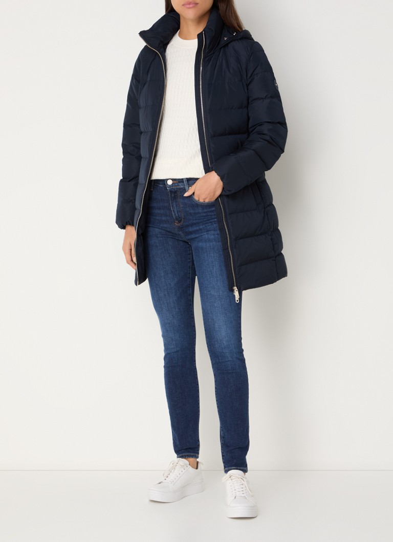Parka matlasată Tommy Hilfiger cu umplutură de puf și guler detașabil din blană artificială.