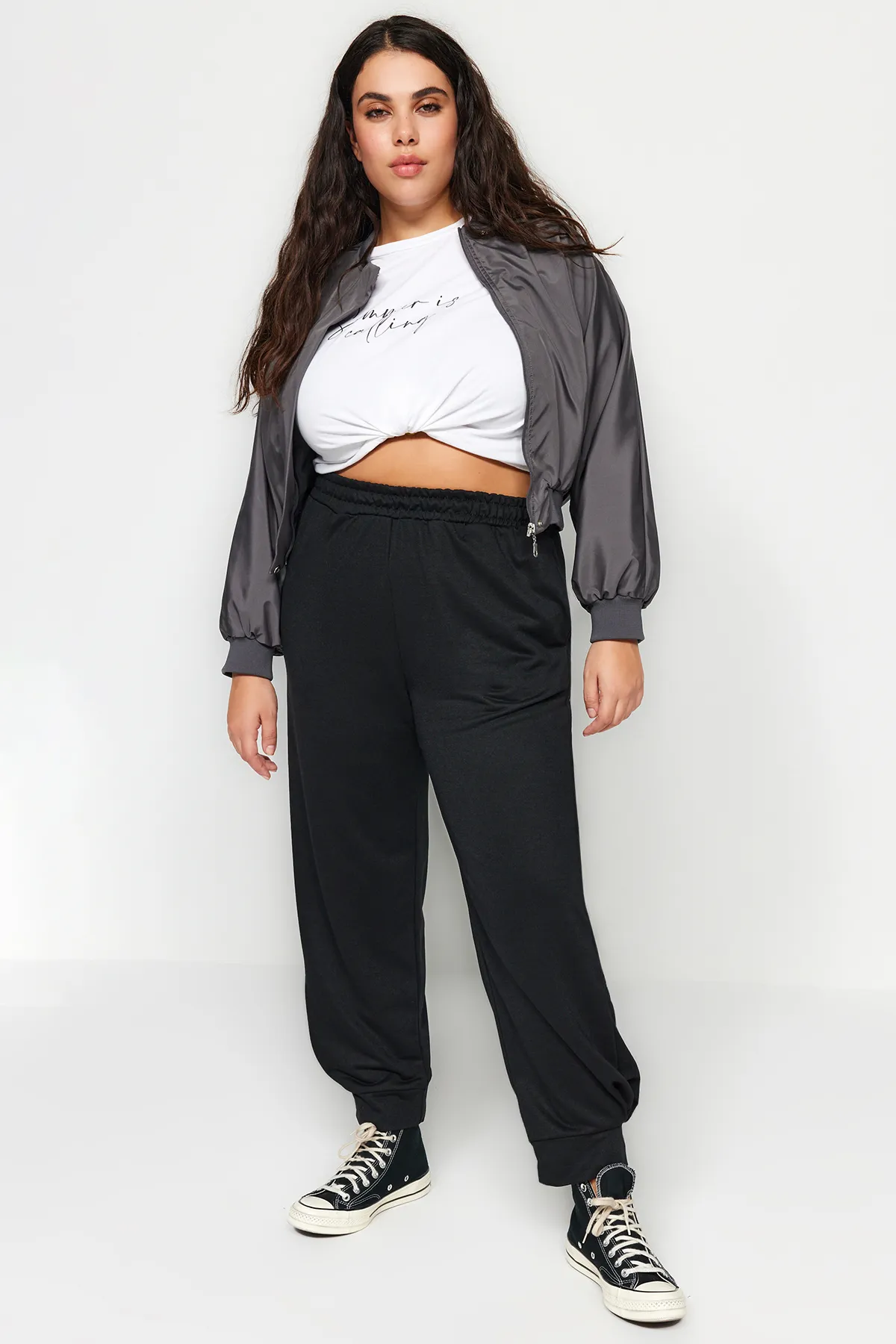 Trendyol Curve  Schwarze dünne Jogger-Strick-Jogginghose TBBAW24AJ00011