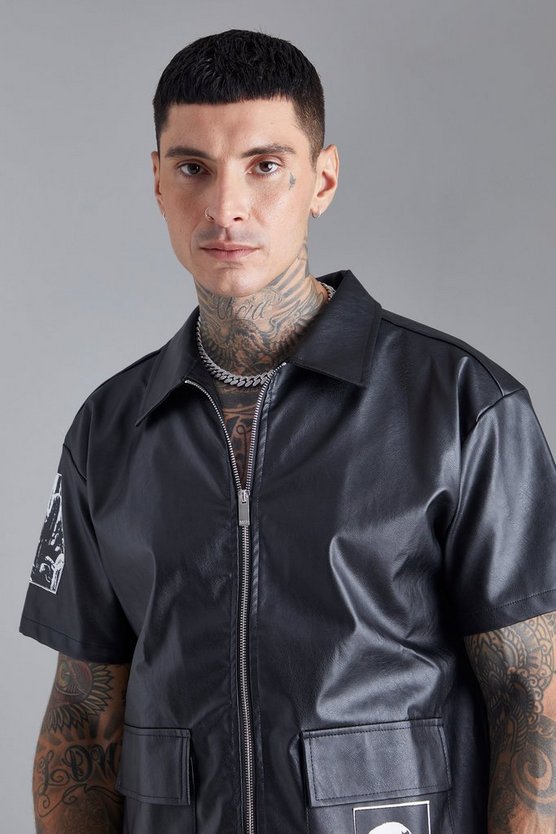 Kurzärmliges kastiges Overshirt mit Print