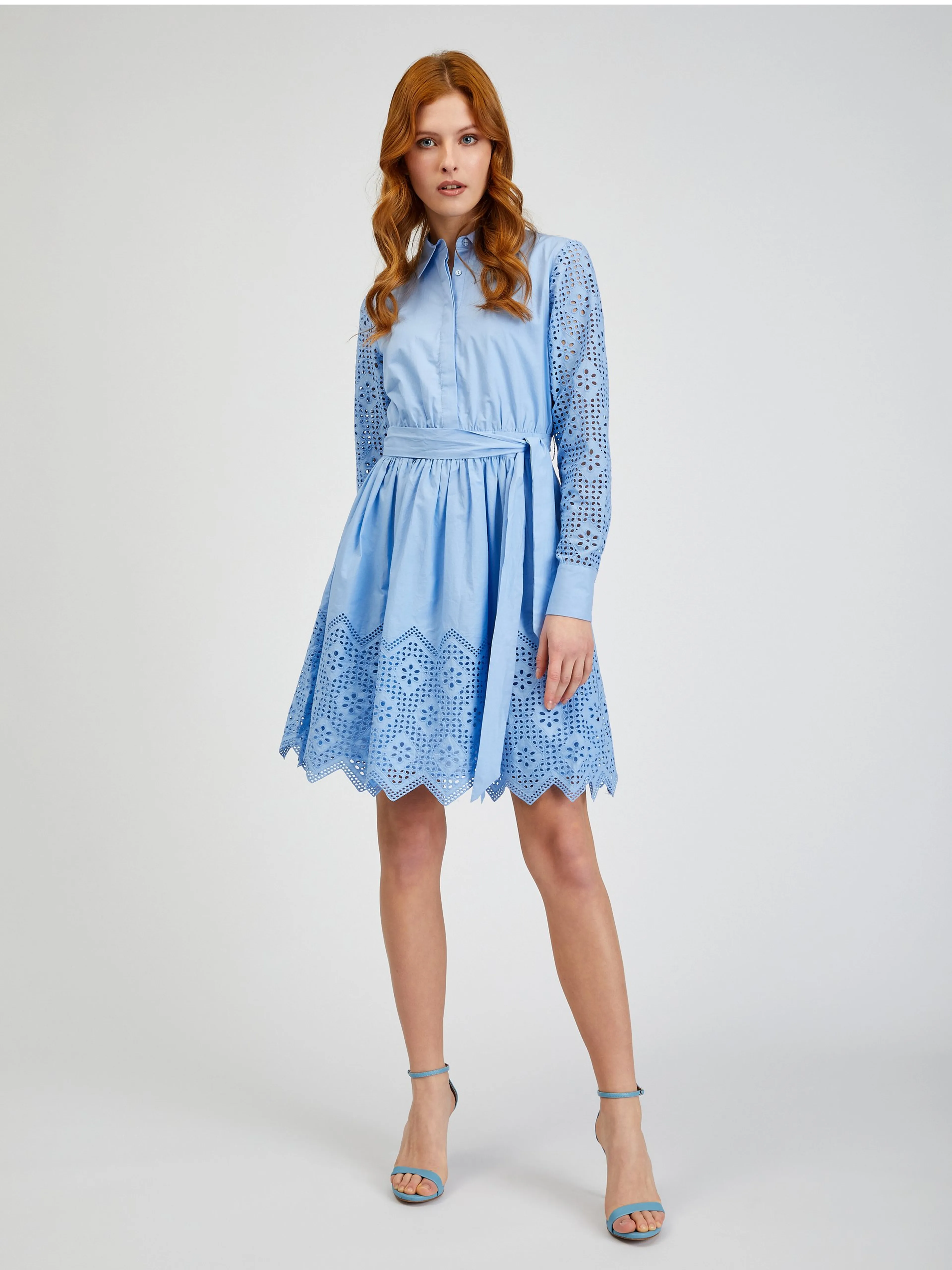 Blaues perforiertes Damenhemdkleid mit Krawatte ORSAY