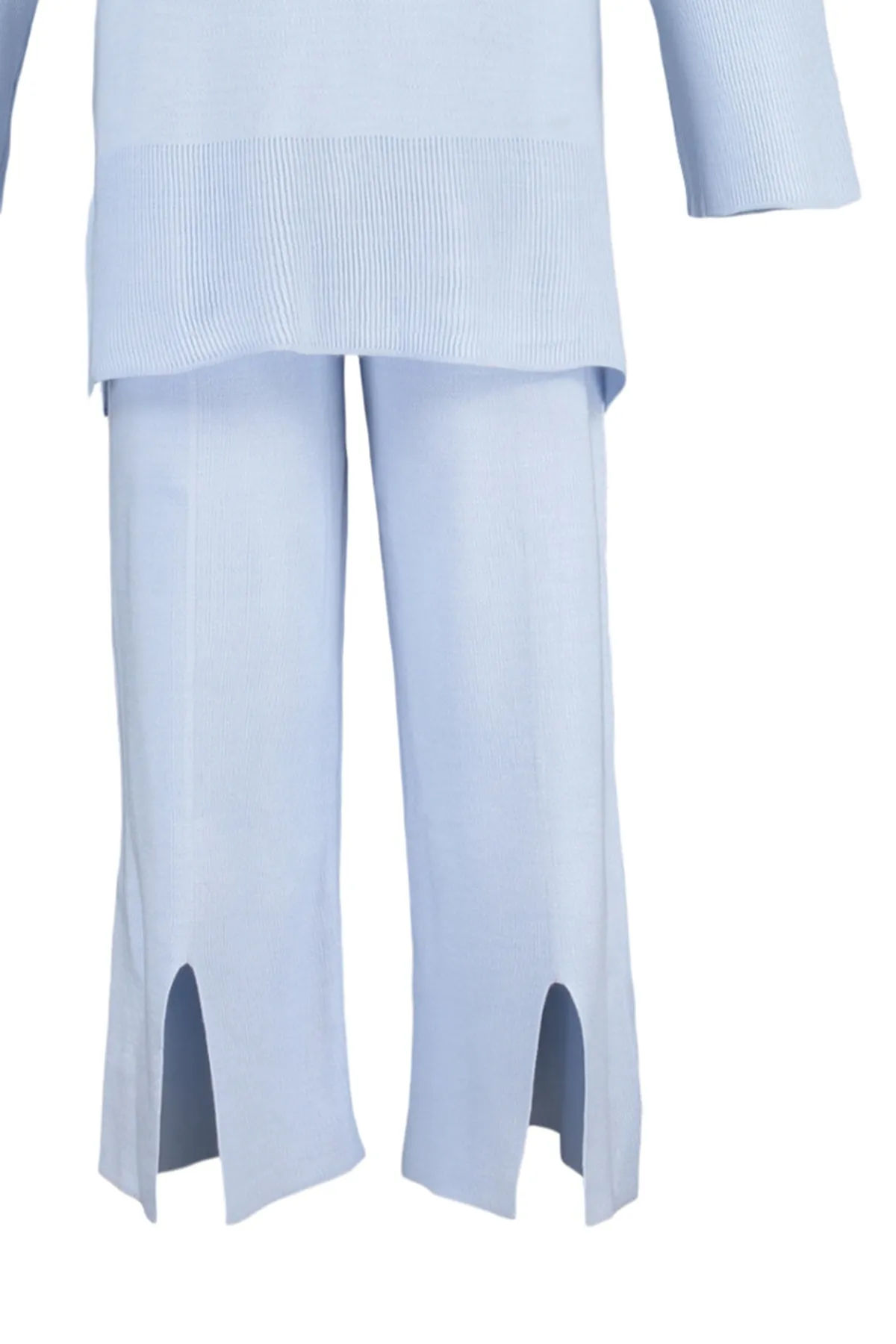 Trendyol Modest  Graues Strickset mit Pullover und Hose mit Schlitzdetail TCTAW23US00030