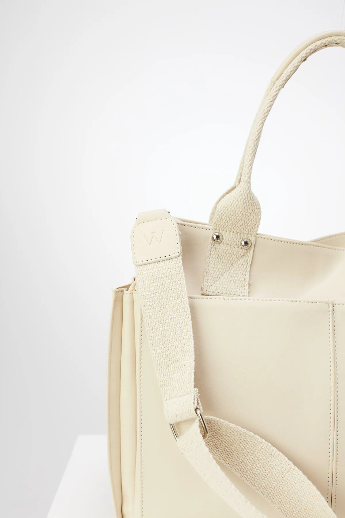 Manuka  Leder-Alltagstasche Beige