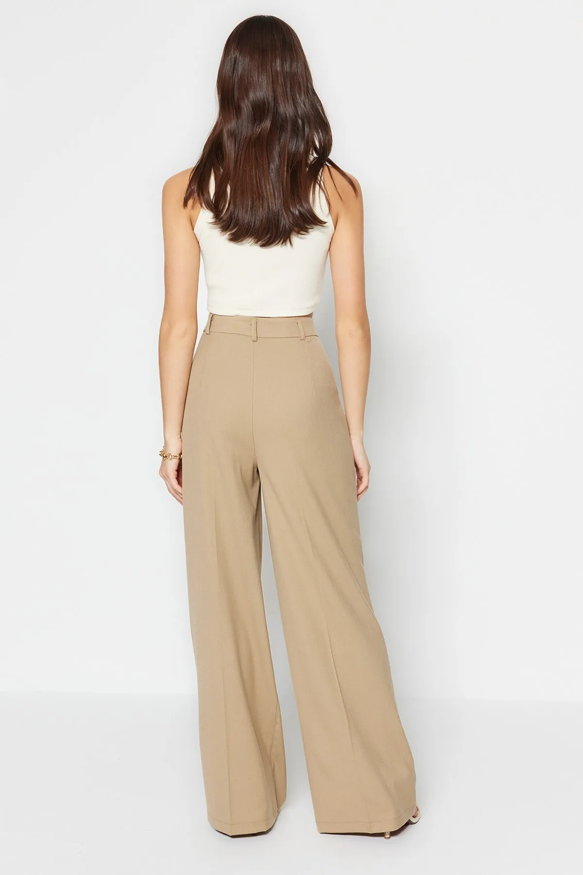 Trendyol Collection  Khakifarbene Hose mit weitem Bein zum Aufbügeln, TWOSS23PL00326