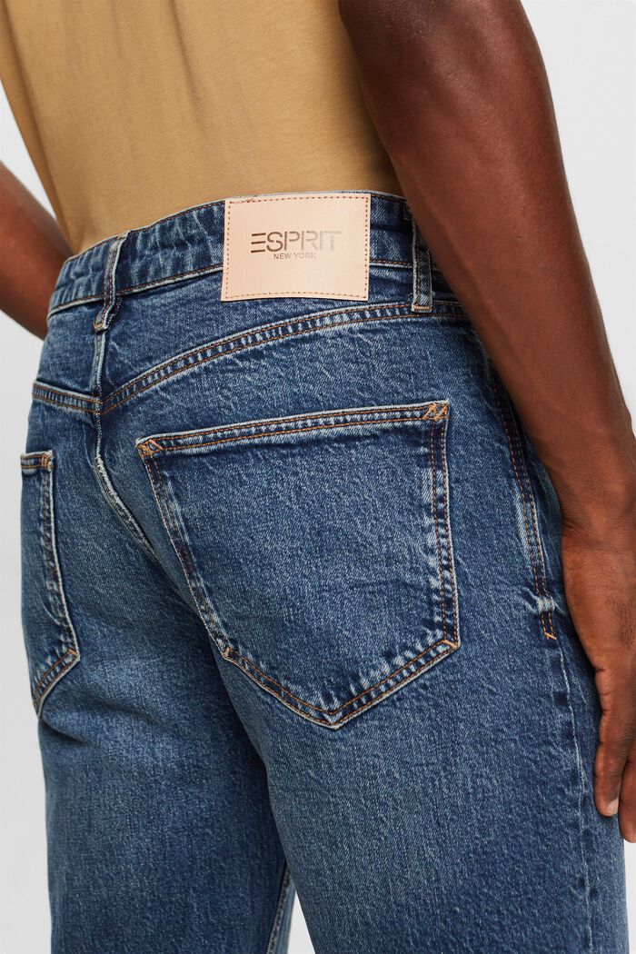 Gerade Jeans mit mittelhohem Bund