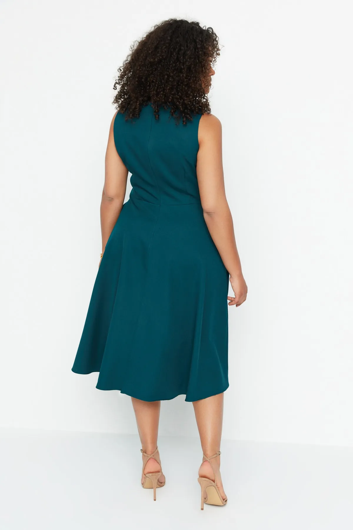 Trendyol Curve  Petrolblaues A-Linien-Kleid mit gewebten Taschen und Details TBBSS22EL1598
