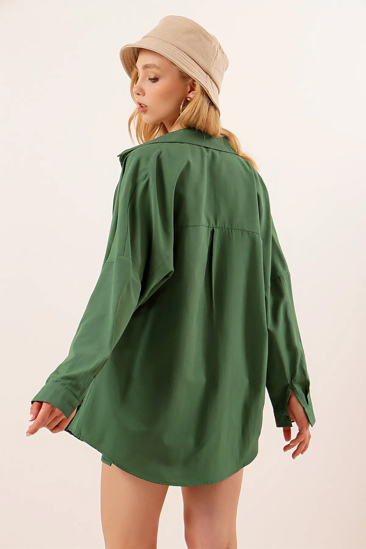 Bigdart  3900 Oversize Long Basic Shirt – Smaragdgrün