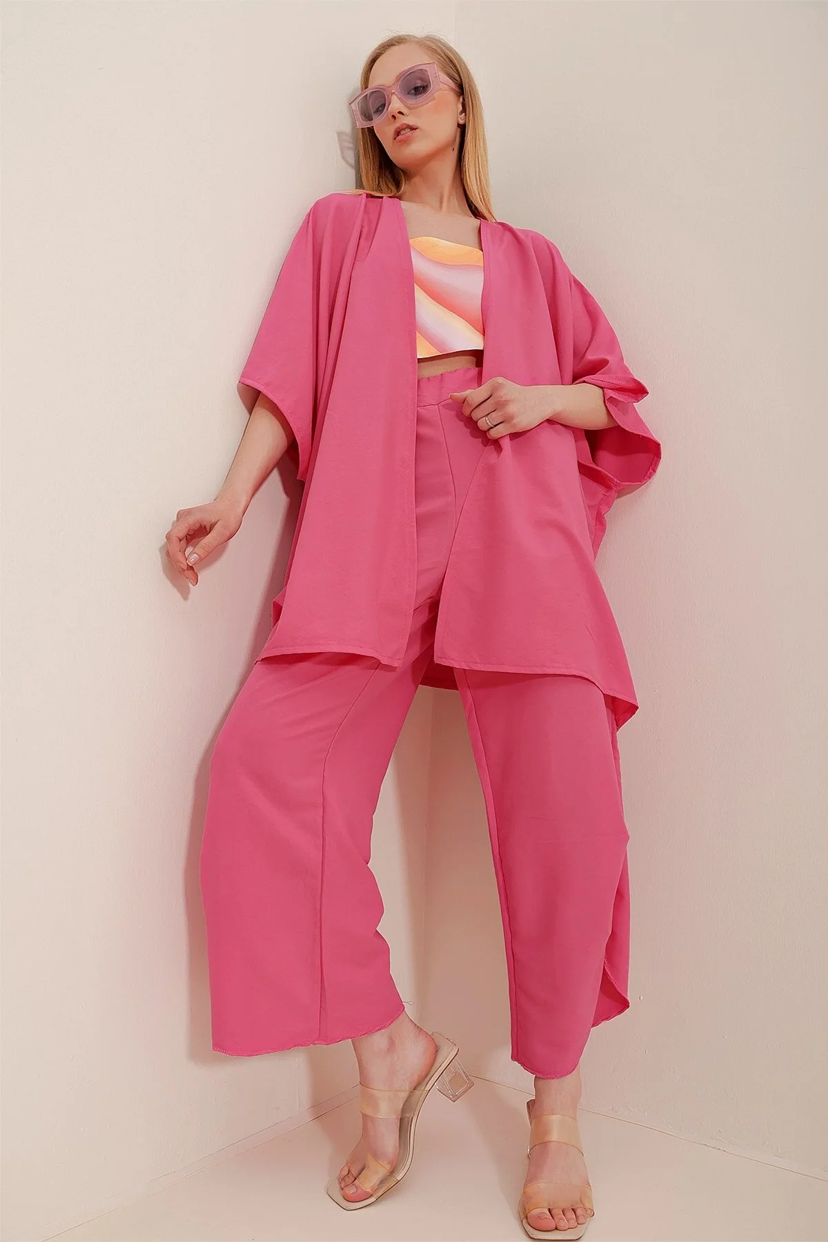 Trend Alaçatı Stili  Fuchsiafarbenes Damen-Doppelset aus Hose und Jacke mit Beinschlitz und selbststrukturierter Struktur ALC-752-001